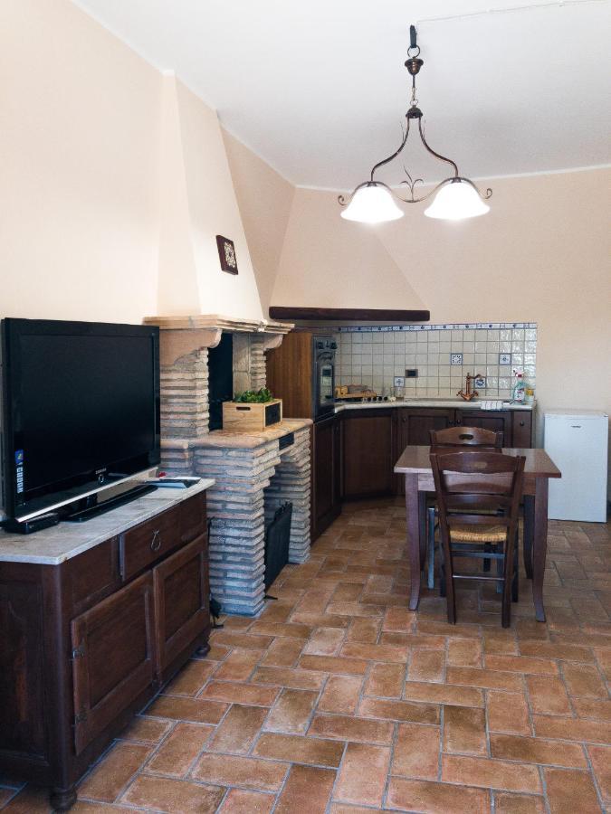 Casa Vacanze La Piazzetta Del Castello Montecalvello Екстер'єр фото